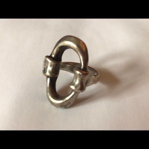 Uno de 50 Two-Handed Oval Ring